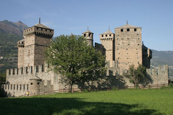 castello_di_fenis.jpg