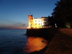 castello_di_miramare_2.jpg