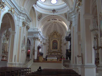 cattedrale_di_san_giustino_-_interno.jpg