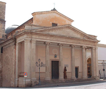 isernia_cattedrale_s.pietro.jpg