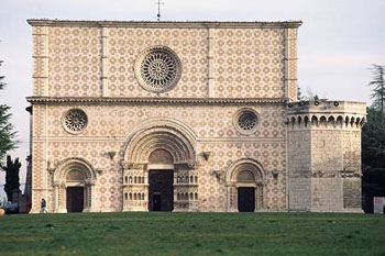 santa-maria-di-collemaggio.jpg