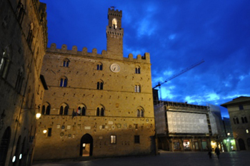 volterra-piazza.jpg